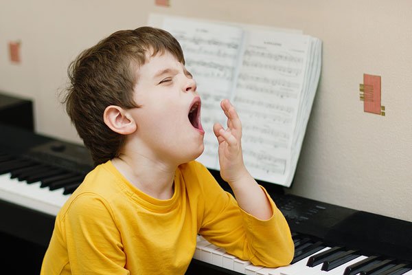 not-practicing-piano-boredom